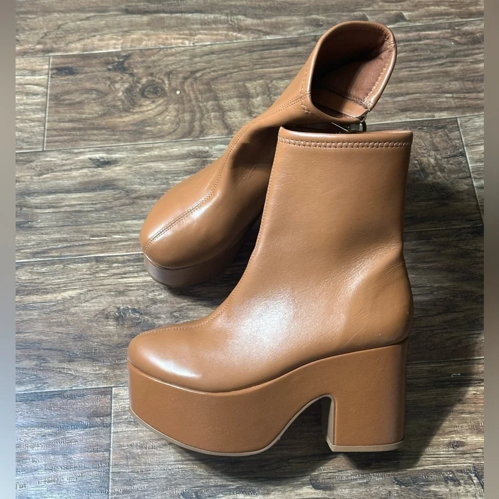 Larroude Miso‎ Platform Boots Size 5